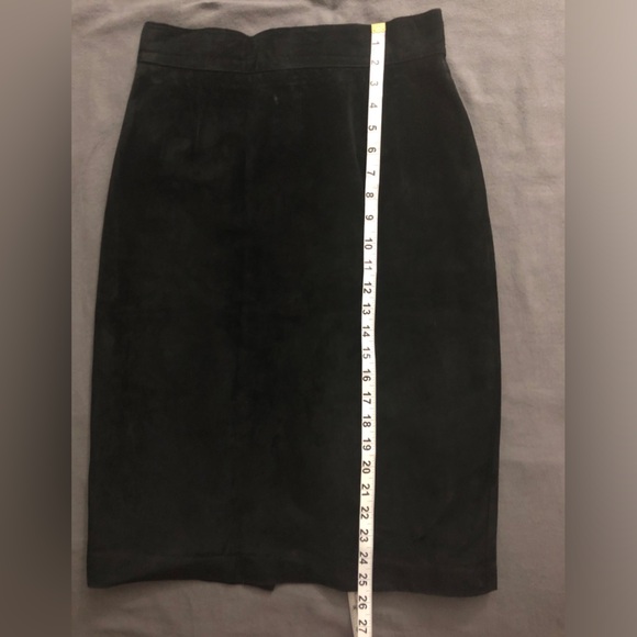 Danier Suede Leather Pencil Skirt, BLACK, Size M/10, back vent, Gun Metal Snaps - Picture 7 of 7